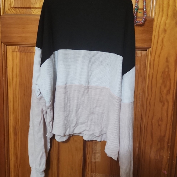 Hollister girls boyfriend tee - Picture 2 of 3